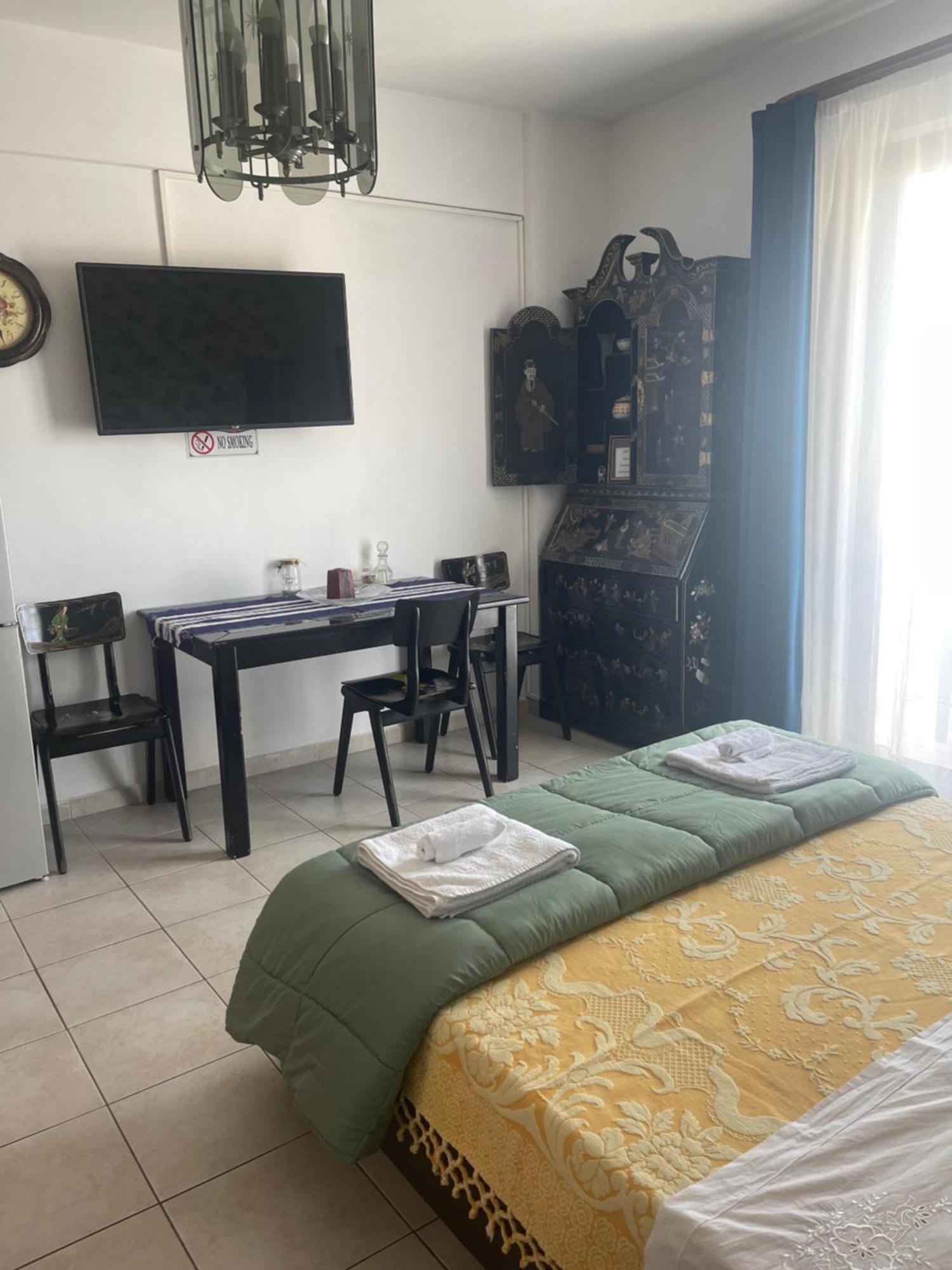 Retire Flat In The Heart Of City Heraklion (Crete) Exterior foto